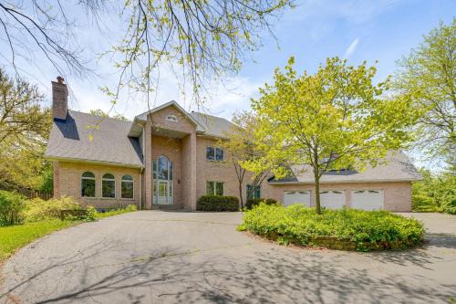 Relaxing Sauna: Hoffman Estates Villa in Elgin! in Elgin