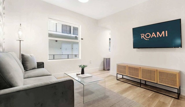 Roami at The Carmela | 1 Block to the Beach in Miami Beach