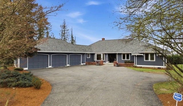 Secluded 2-Acre Retreat–Newly Furnished & Perfect for Weekend Events& Gatherings in Covington
