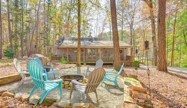Secluded Hamilton Cabin Retreat w/Private Lake! in Hamilton