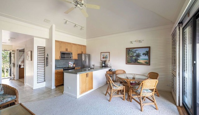 Serene Ocean-View, Vaulted Ceilings, Private Lanai & Resort Access -Unit 27