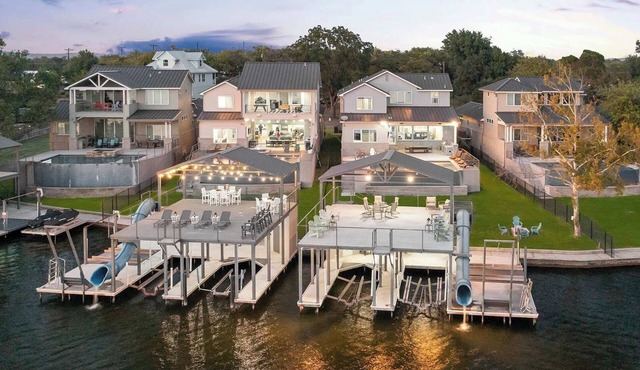 Side by Side Lux Homes } Concierge Services in Kingsland