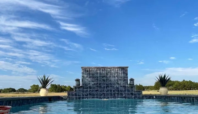 Skyblue Ranch, Peaceful Getaway with Pool!Pets! in Terrell