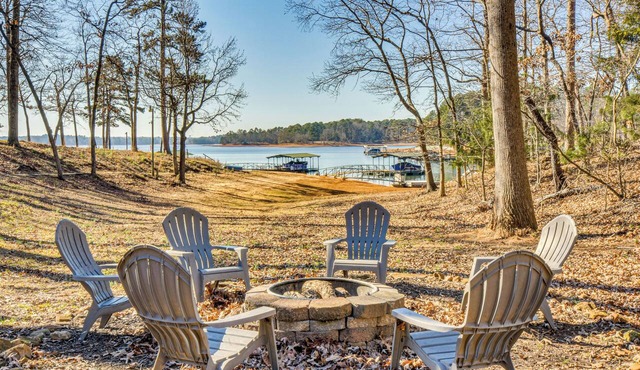 Soak, Boat & Play! Group Getaway on Lake Hartwell in Hartwell