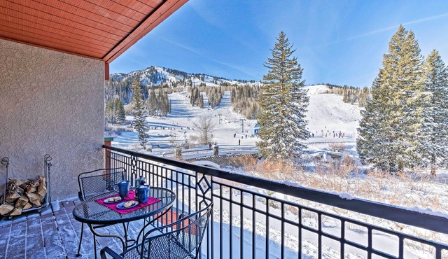 Solitude Creekside Condo - Closest to Ski Lift! in Solitude