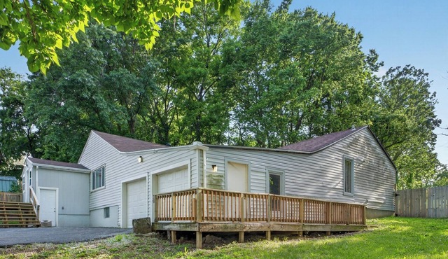 Spacious 4-bedroom house in a fantastic Independence neighborhood in Independence