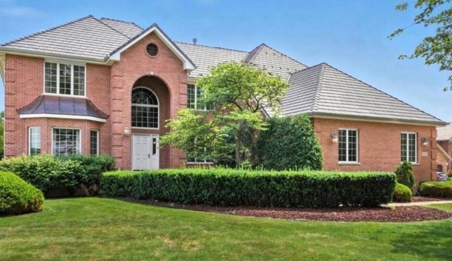Spacious 5-bedroom house in charming Orland Park with AC in Orland Park