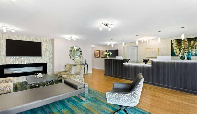 Spacious Unit w/Free Parking and Breakfast Near I-88 Corridor - Pets Allowed in Naperville