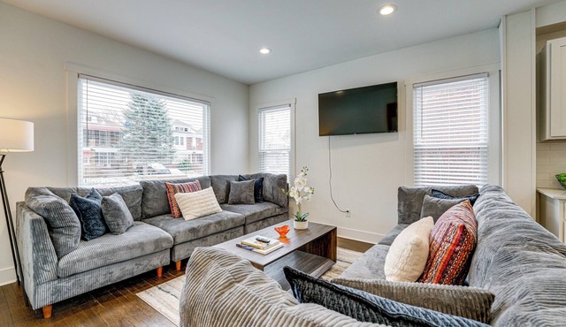 Spacious & Updated Group Getaway in Detroit! in Detroit