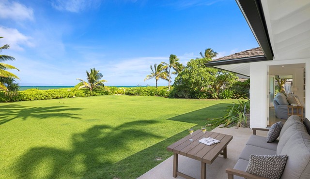 Spectacular Kailua Beachfront w/Heated Pool/Spa