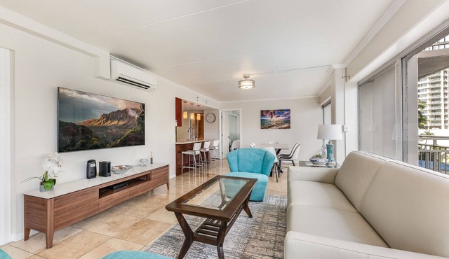 Splendid 2BD w/One FREE Parking