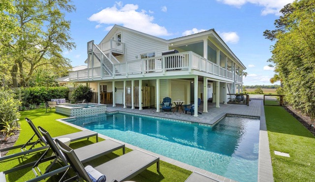 Stay Salty: A Spacious 6-Bedroom Home with Marsh Views in Saint Simons Island in Saint Simons Island