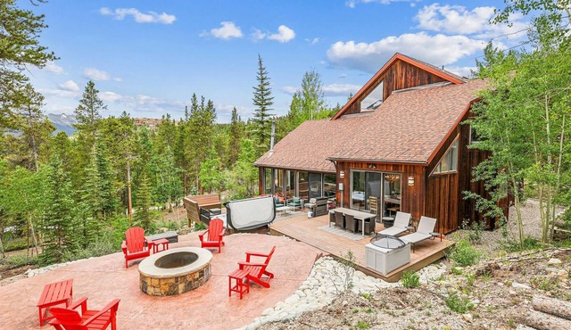 Stormbunker Paradise: Spacious home with stunning wooded views & hot hub! in Breckenridge
