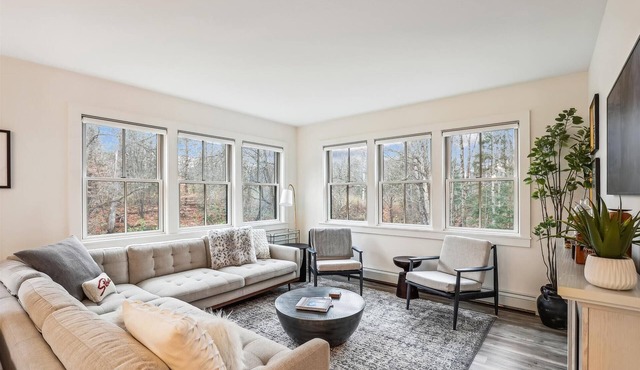Streamside Hollow: 3 br w/fireplace, firepit, & garage! in Stowe