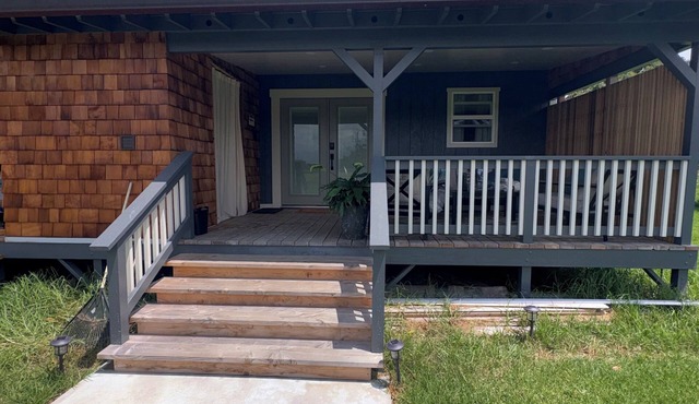 Studio “44” B, Perfect 1-Queen bedroom studio in cool Waimea for your getaway.