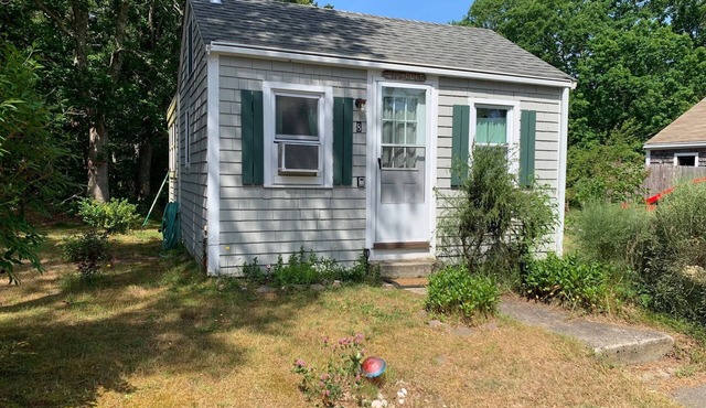 Studio Cottage w/Oak Floors and Knotty Pine Walls (CS0003) in Eastham