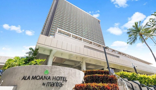 Stunning Ala Moana 2501