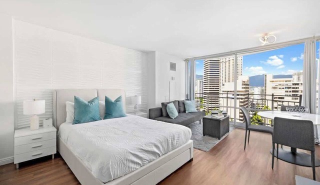 Stunning Waikiki Studio - 5 Star Location!