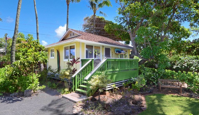 Summer Deal Kapaa 1BR Cottage Walk to Beach Shops and Dining