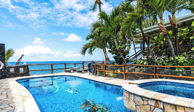 Summer Deal Oceanfront Kona Home with Private Pool and 3 Bedrooms