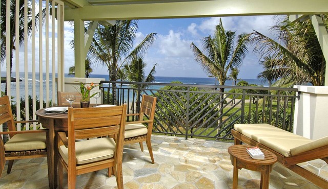 SUMMER REDUCED! Villa 302, King bed, Penthouse Lvl Ocean View Turtle Bay