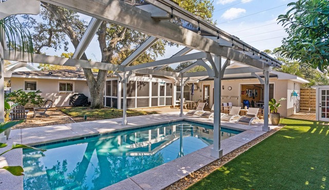 Sun-Soaked Luxury: Quintessential Single-Level Beach Cottage With Private Pool! in St. Simons Island