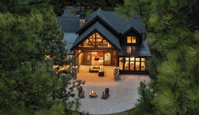 Suncadia's Premier 7BR Estate! 5 Mstrs*6.5BA*Hot Tub*Fine Outdoor Living! in Cle Elum