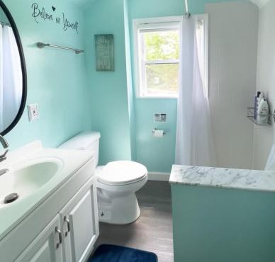 Sunny Queen bedroom feel like home! in Englewood