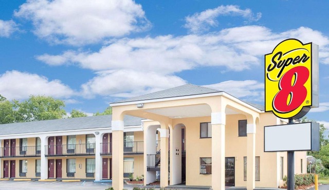 Super 8 by Wyndham Eufaula in Eufaula