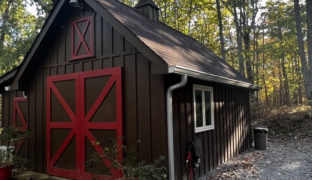 The Barn Guesthouse on Lookout Mountain in Rising Fawn