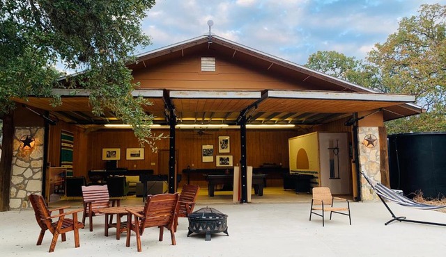 The Camp Blanco by Lodgewell - Riverfront retreat 2 Homes, Bunk House, Game Room & more in Blanco