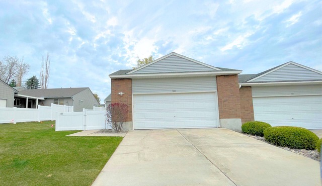 The Hideout-Single Level 2BR/2BA Townhouse near Highland! in Pocatello