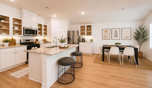 The Laredo - A Modern 4 BR house near Bentonville in Centerton