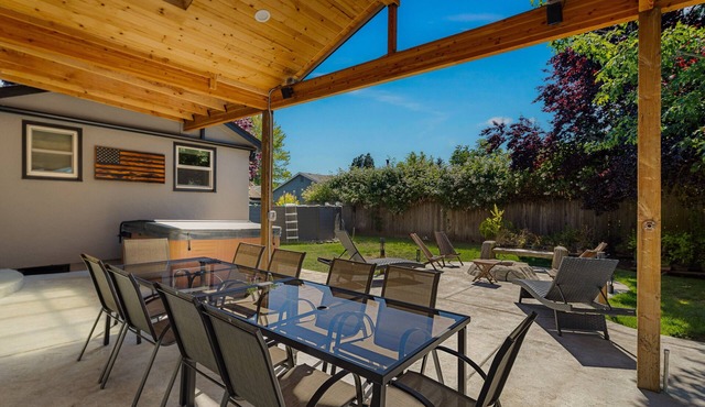 The Mixture: Enjoy a hot tub, fire pit, and outdoor dining in Eugene! in Eugene