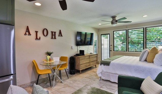 The Napili Bay, Steps to Sand, Studio, King bed, Remodeled in June of 2023