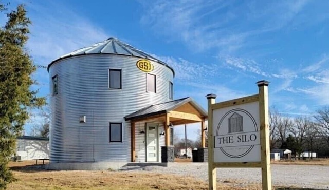 The Silo - Unique Experience, Lake, Firepit, BBQ in vian