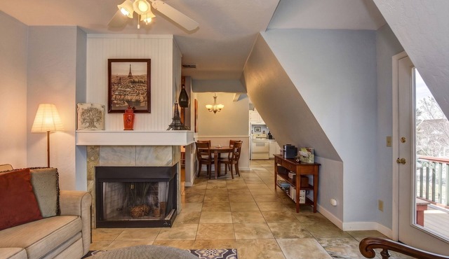 The Terrace 2 BR near the courthouse square with a King bed in the master BR in Prescott