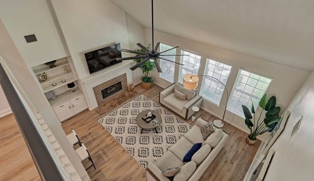 The Woodlands 4BR Executive Retreat - EV, Baby & Pet Friendly, Near Hospitals in Spring