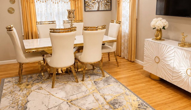 Tranquil 3-bedroom house with AC in charming Irvington in Irvington