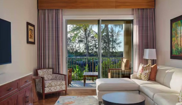 Tropical Escape: Spacious 1BR at Kings’ Land