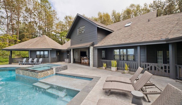 Tropical Estate Retreat. Pool, Hot Tub, Ocean views, starry nights