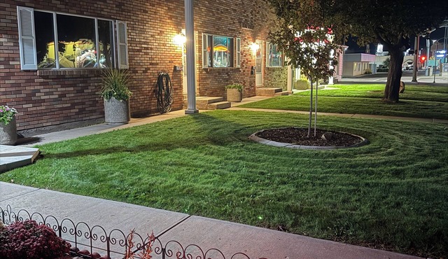 Unique cozy 2-bedroom ,1.5 bath, king bed, suite in Vernal. Close to work & play in Vernal