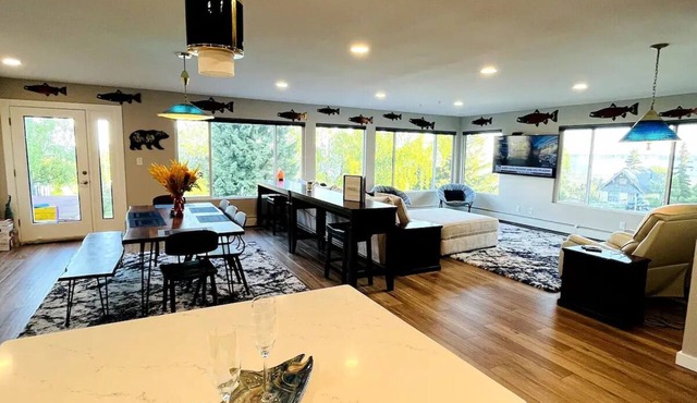 Unobstructed WATERFRONT views, downtown, trails! in Anchorage
