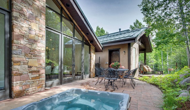Vail Getaway w/ Private Hot Tub & Mountain Views! in Vail