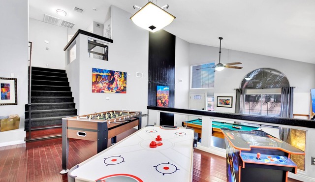 Vegas Themed-Jetted Spa-Pool Table-Near Strip in Henderson