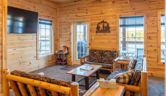 Waterfront Northwoods Bunkhouse 19B in Houghton