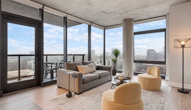West Loop 2BR, Walk to Top Restaurants, Sleeps 5 in Chicago