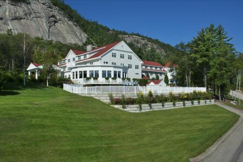 White Mountain Hotel and Resort in North Conway