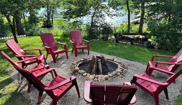 Whole house on a quiet cove, Lake of the Ozarks, Family owned and operated. in Warsaw