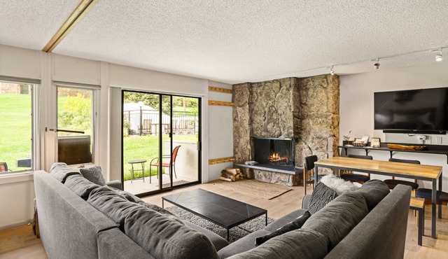 Your Snowmass Getaway! Condo w/Hot Tub, Patio & Grill, Wood FP, Covered Parking, Next to Village in Snowmass Village